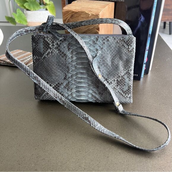 Gray Black Snakeskin python Leather Three-Compartment Crossbody Bag - Picture 1 of 9